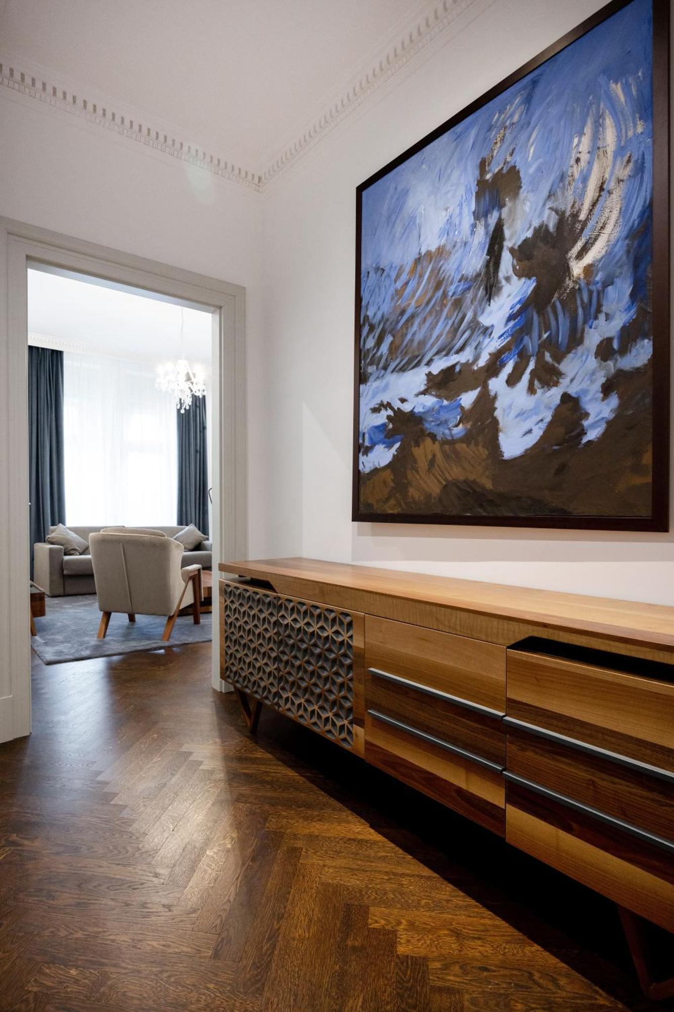 Zoya Luxury Residence Budapeste Exterior foto A painting by the artist