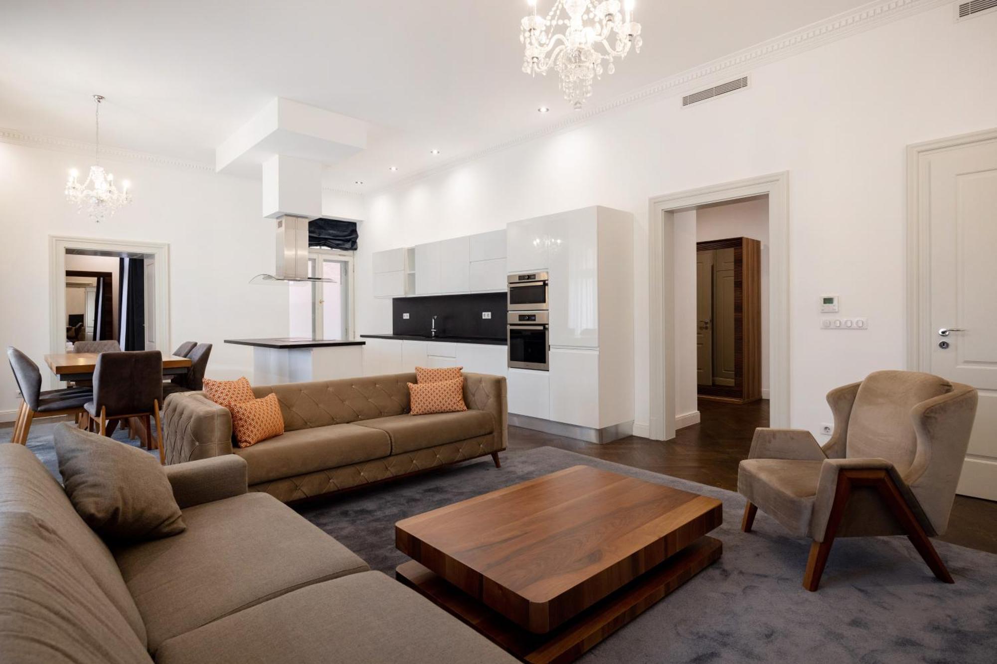 Zoya Luxury Residence Budapeste Exterior foto The interior of a typical apartment