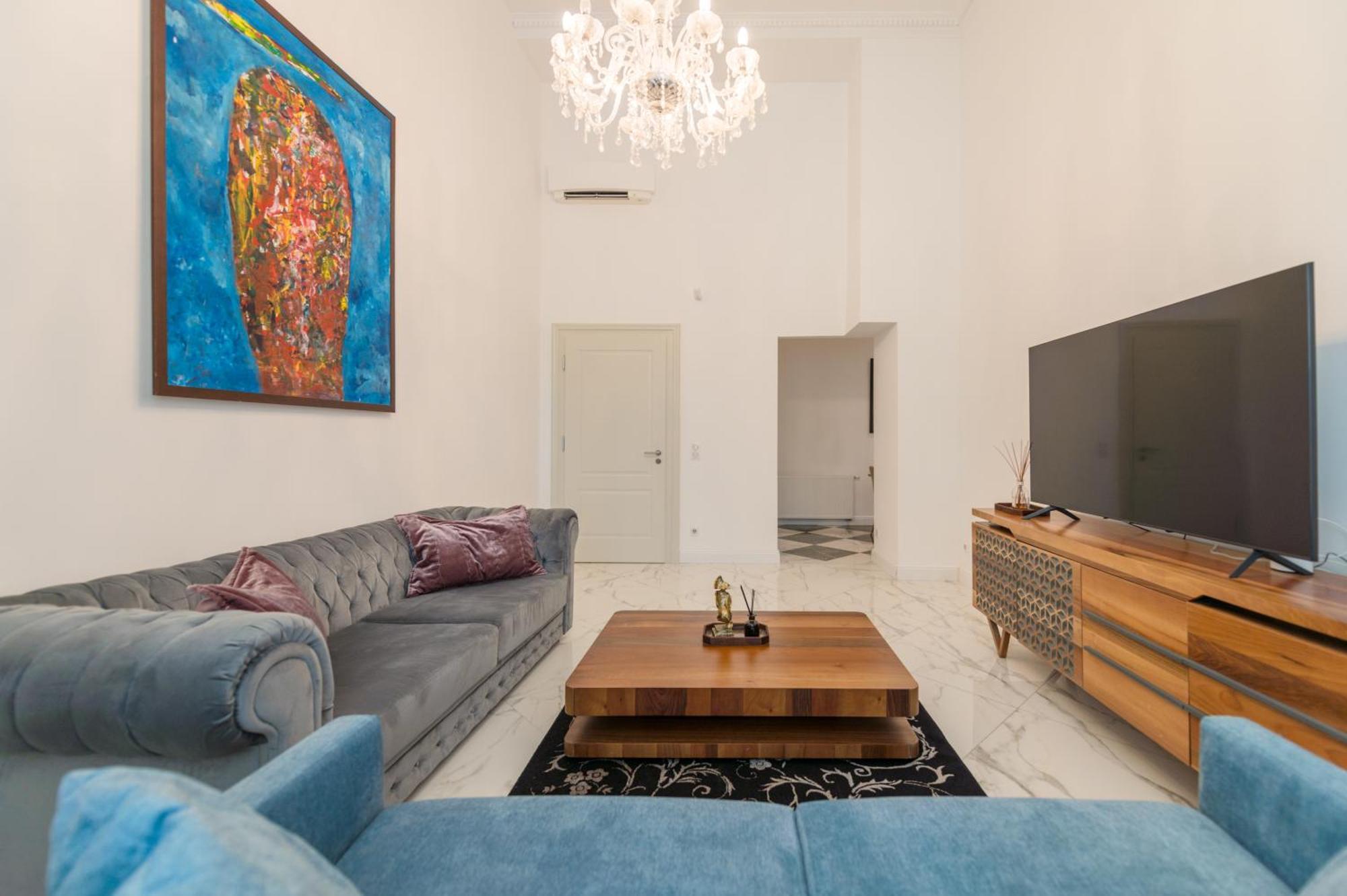 Zoya Luxury Residence Budapeste Exterior foto The living room