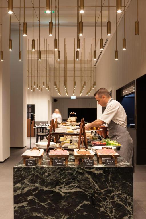 Zoya Luxury Residence Budapeste Exterior foto The kitchen